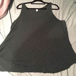Old Navy Luxe Curved Hem Tank!